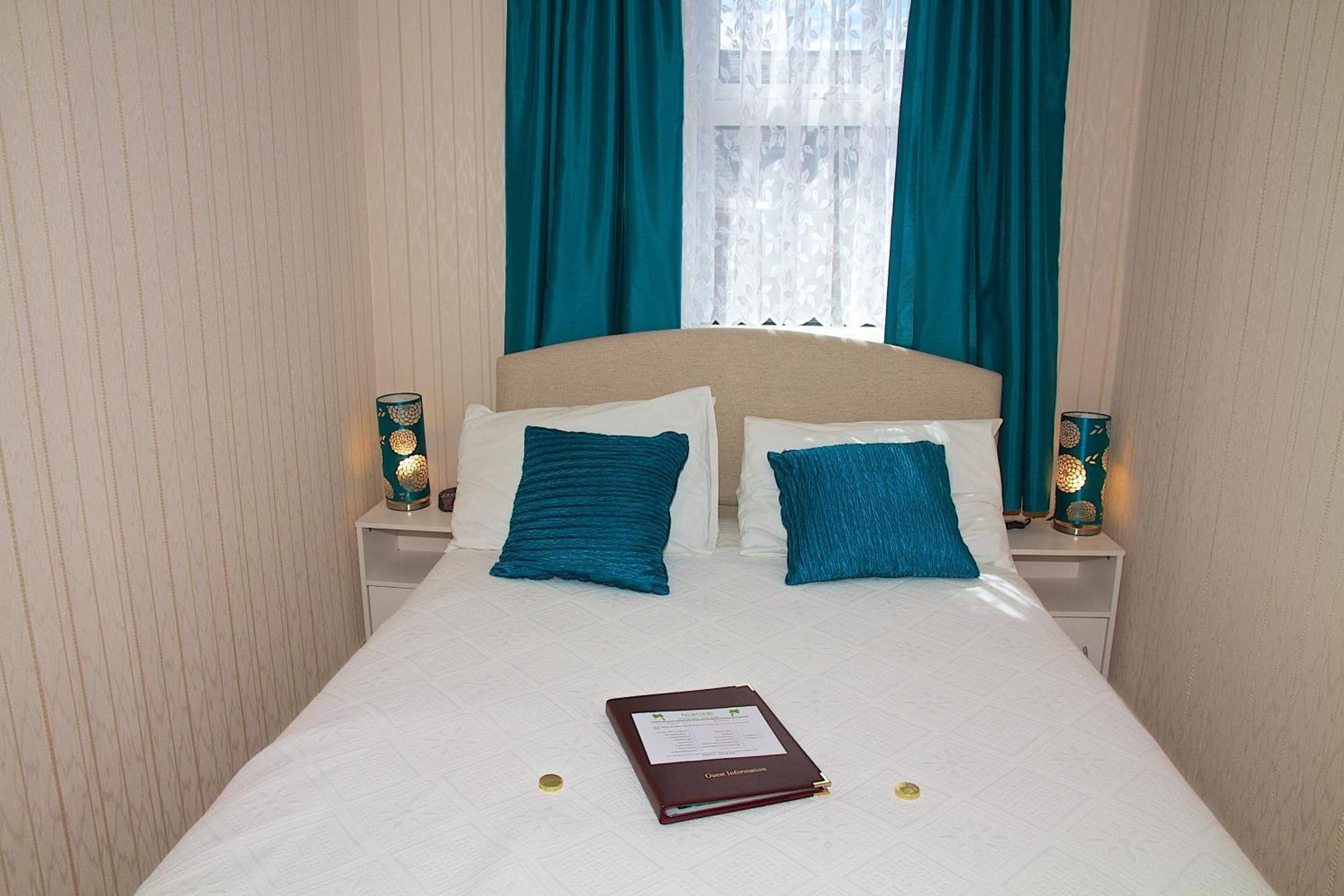 Palm Court Bed & Breakfast เวย์มัธ ภายนอก รูปภาพ